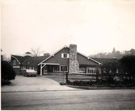 Mandeville House -driveway perspective.jpg